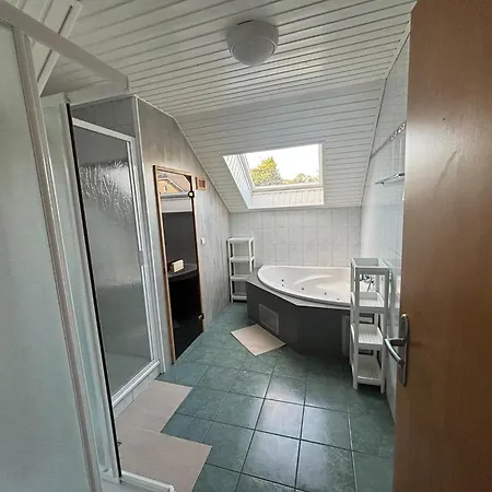 In With Sauna & Garden *